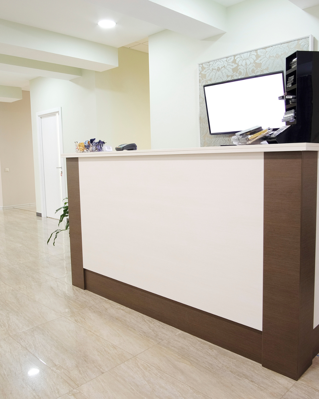 Varela Cleaning Services. Commercial cleaning in Orange County.